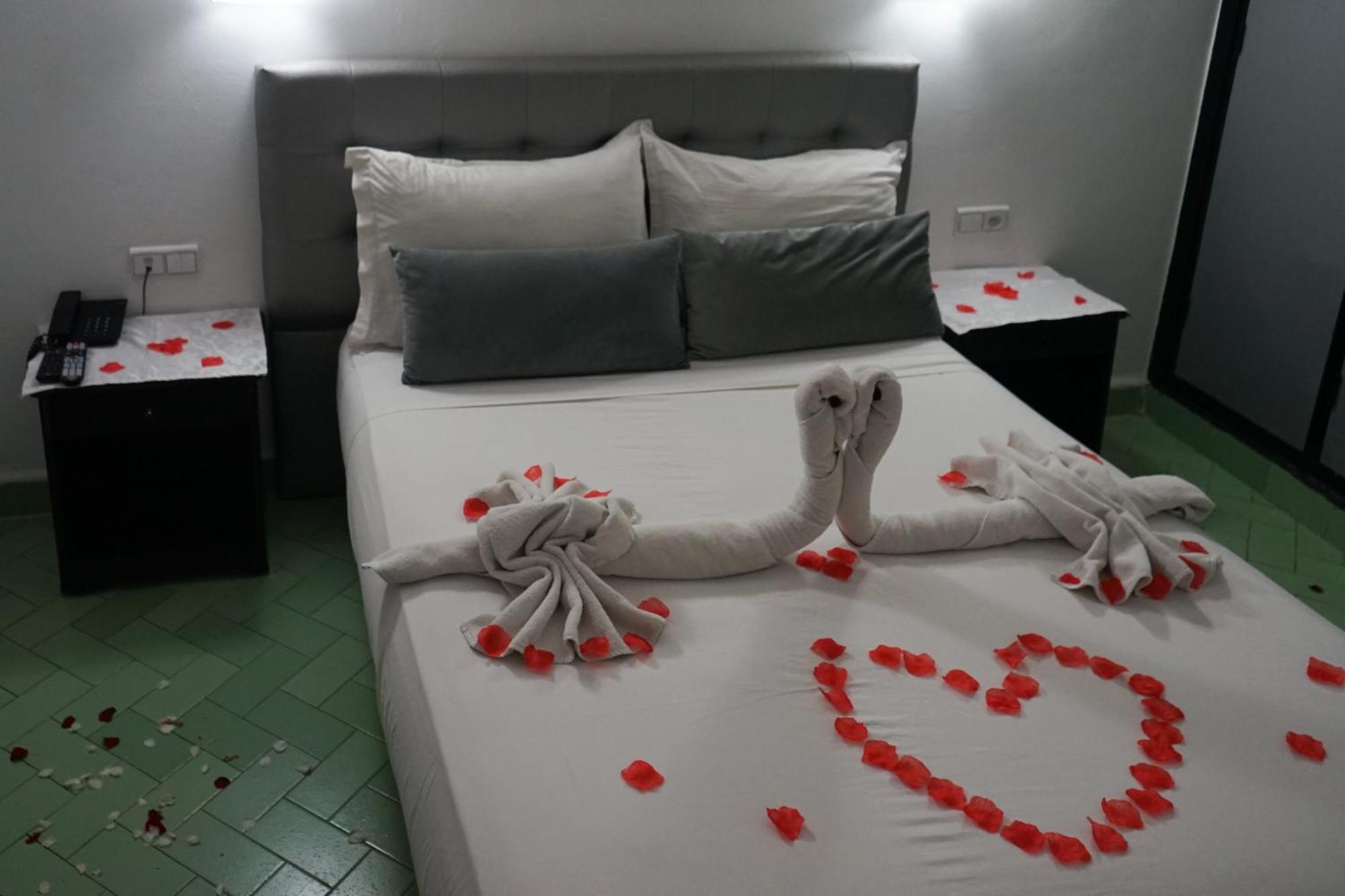 Hotel Nouzha Фес Екстер'єр фото