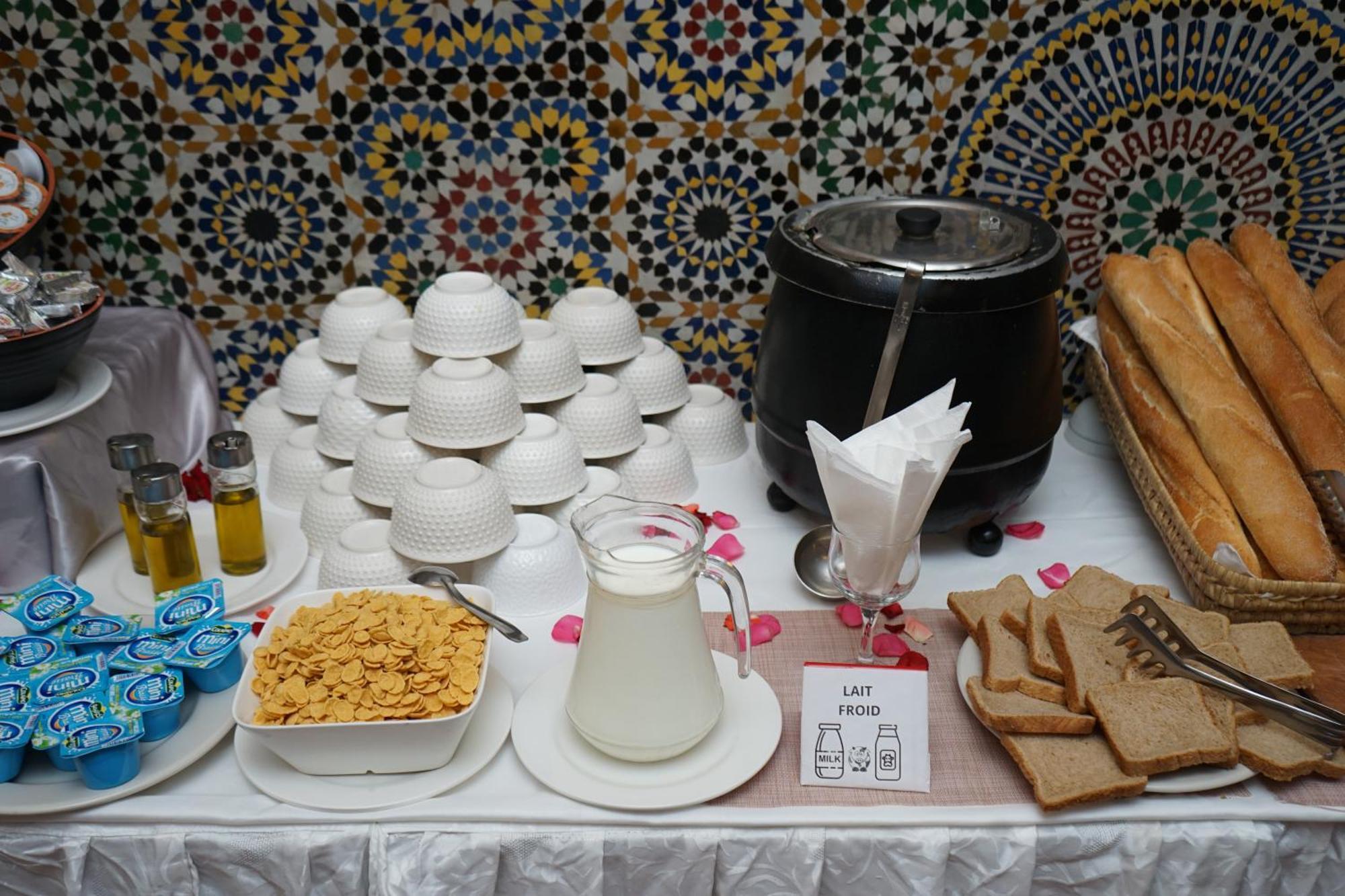 Hotel Nouzha Фес Екстер'єр фото